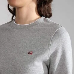 Napapijri Balis Crew Sweatshirt Light Grey Women -Outdoor Outfit Store nap np0a4fsd160 004