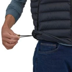 Patagonia Down Sweater Classic Gilet Black -Outdoor Outfit Store pat 84623 blk 004